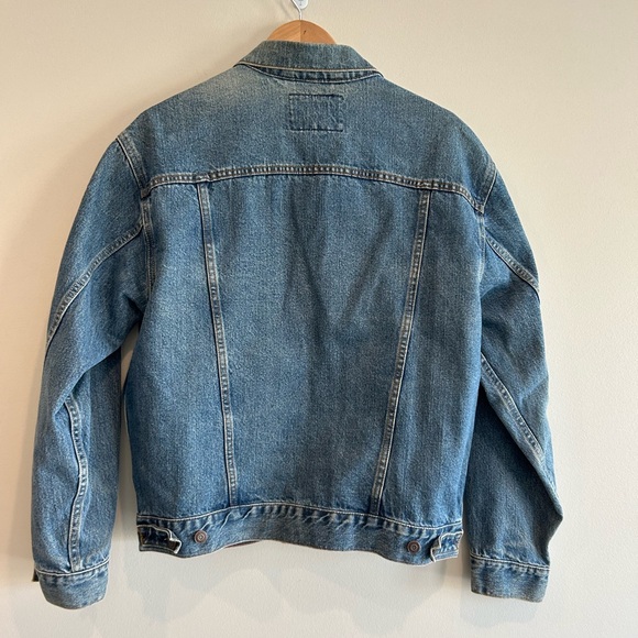 VINTAGE LEVIS STRAUSS SIGNATURE BRAND TRUCKER JACKET IN GREAT CONDITION.SZ MED - Picture 2 of 5